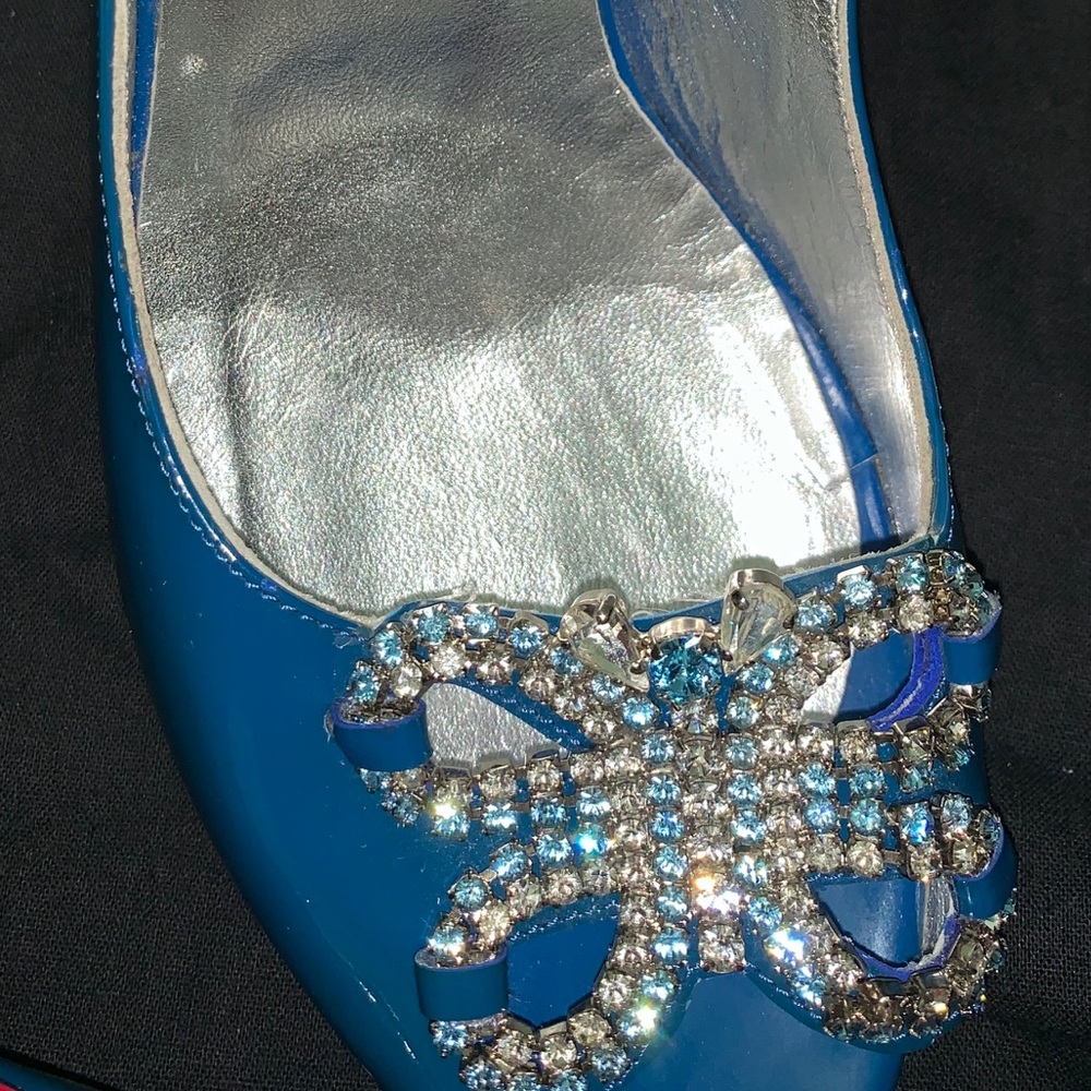 Heels - Picture 2 of 4